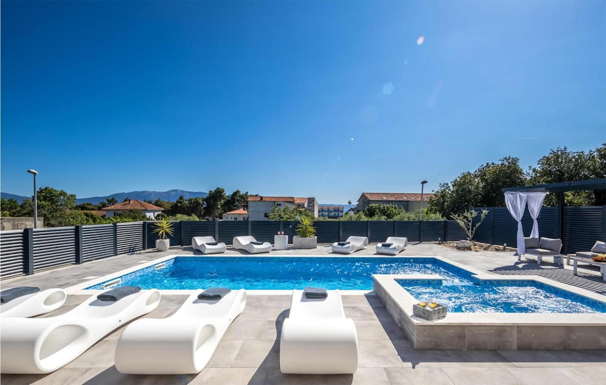 Hébergement de vacances In With Wifi Sućuraj